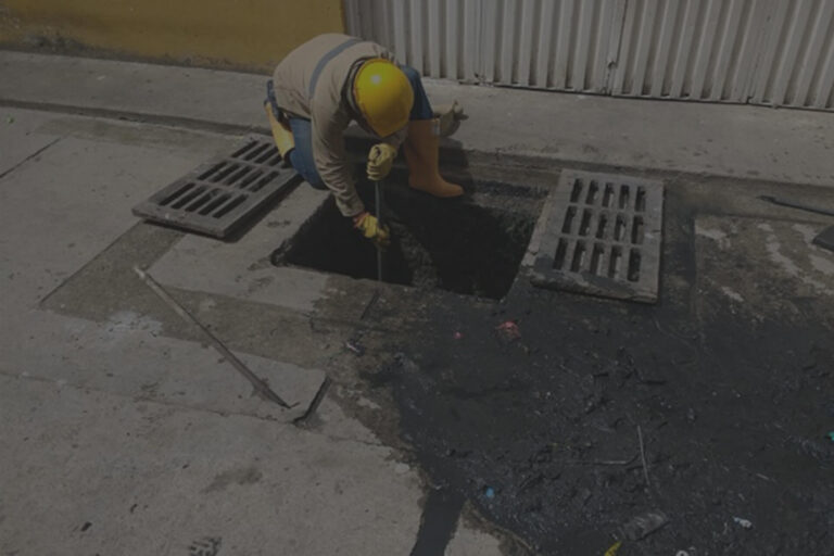 مواسير الصرف الصحي بالرياض