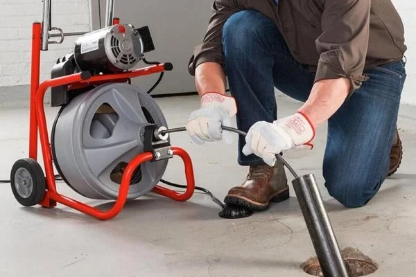 عمال محترفون لتسليك مجاري بالرياض